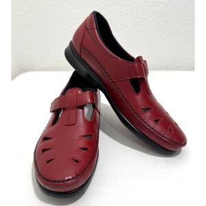 SAS Roamer Womens Slip On Loafer Shoes Brick Red Leather Sz 8 NIB NEW